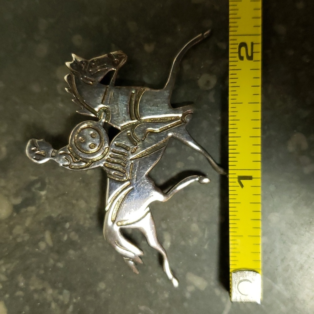 Vintage Sterling silver Celtic Warrior pin - Picture 4 of 4